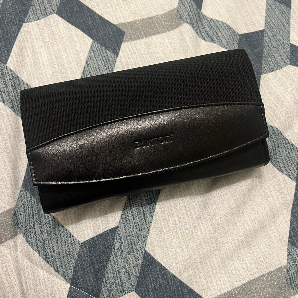 Buxton wallet crossover purse